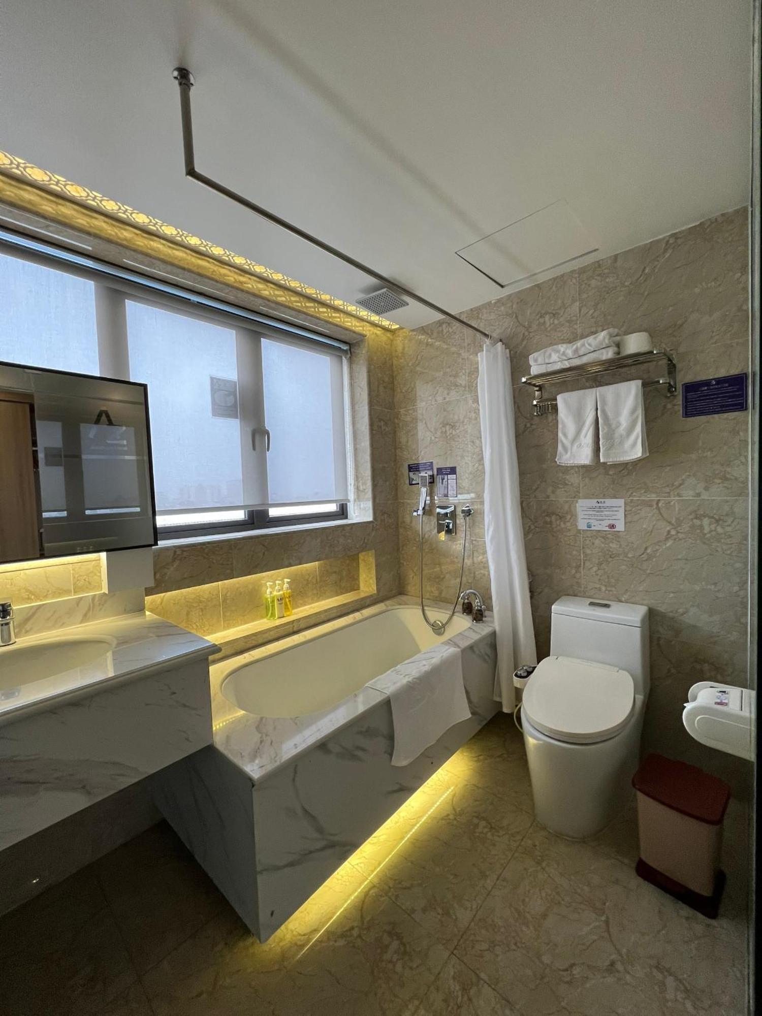 Azumaya Hotel Hai Phong Bagian luar foto